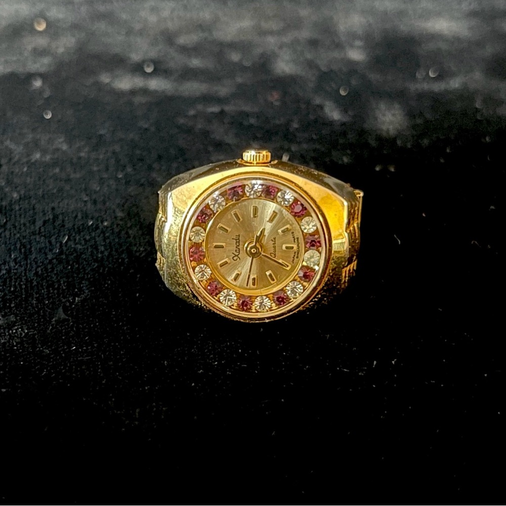 Authentic vintage ring watch from the 90’s